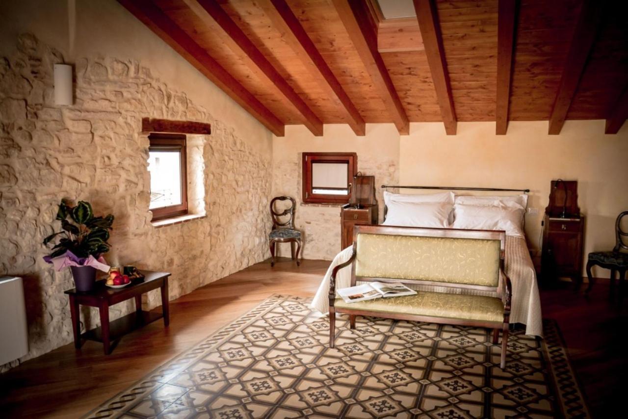 פומאנה Agriturismo Valentina Cubi מראה חיצוני תמונה